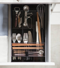 Expandable Cutlery Organizer
