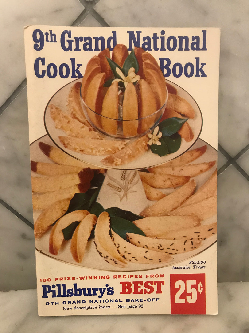 9th Grand National Cook Book, 100 Prize-Winning Recipes from Pillsbury's Best